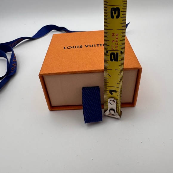 Louis Vuitton box and ribbon - Picture 6 of 6